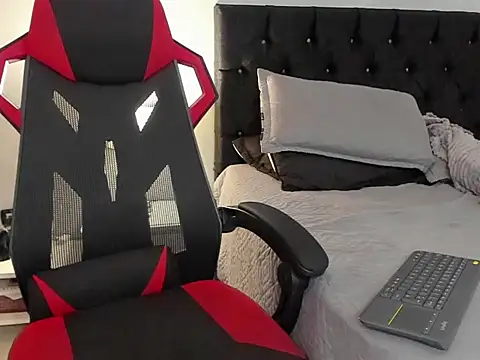 tyler_hank01 Show Webcam