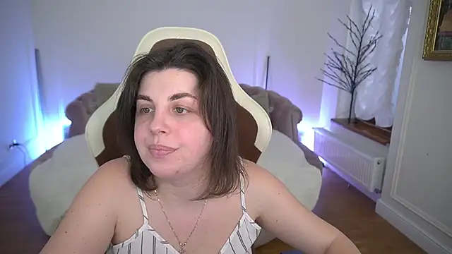 MirandaWong Chat XXX in diretta