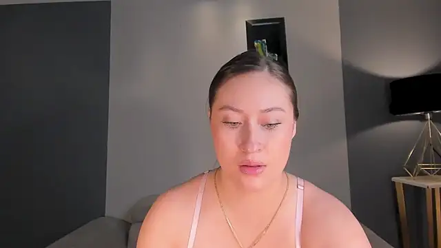 AmyRosse_X Adlı Modelin Canlı XXX Sohbeti