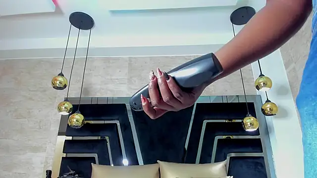 Živý XXX chat YallianaBrooks