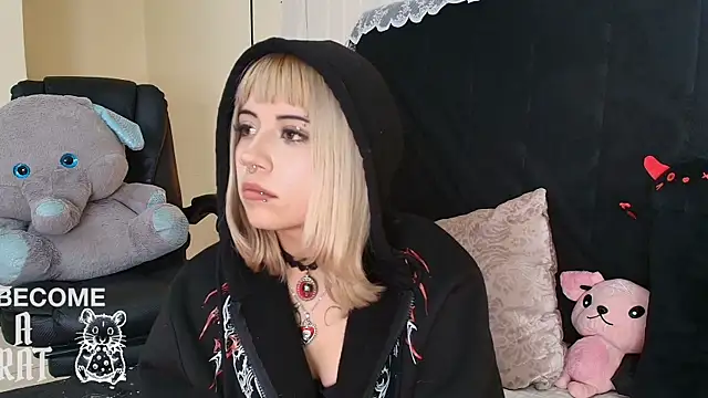 IvyBelle_ élő XXX-chatje