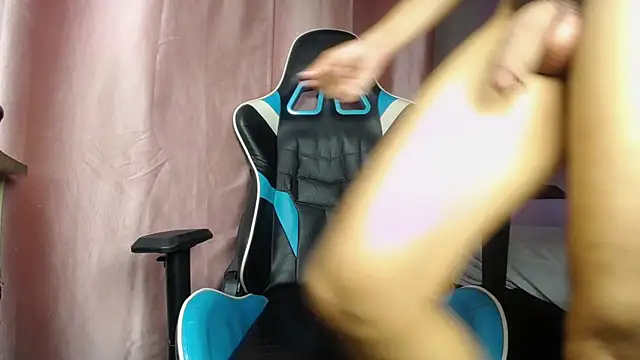 Amir_guy_ élő XXX-chatje