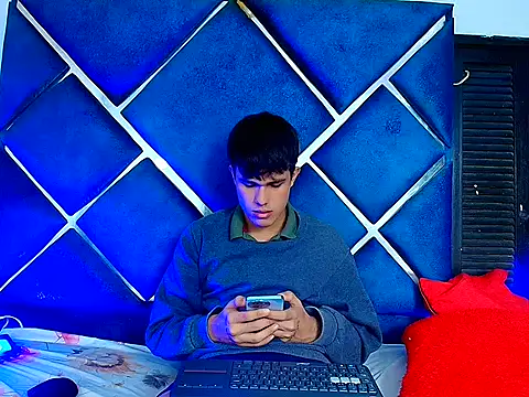 EdwinBoys webcam show