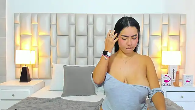 paola_katy_dicks' Webcam Show