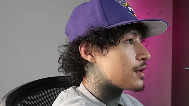 trieoneのライブXXXチャット