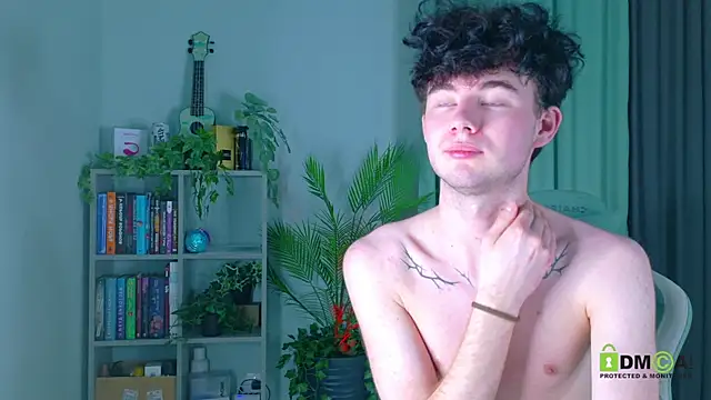 Pokazy przed kamerką – moon_Gloww