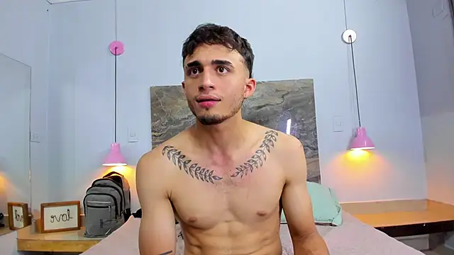 James-06: διαδικτυακό σόου στην κάμερα