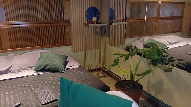 Eli666uwu Chat XXX in diretta