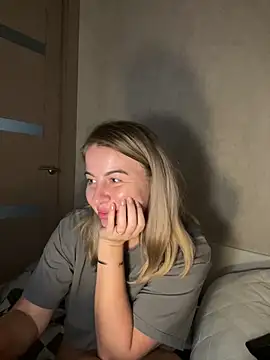 Show modela Lisorine na web-kameri