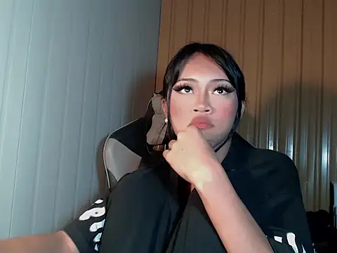 urcurlydiva 网络视讯表演