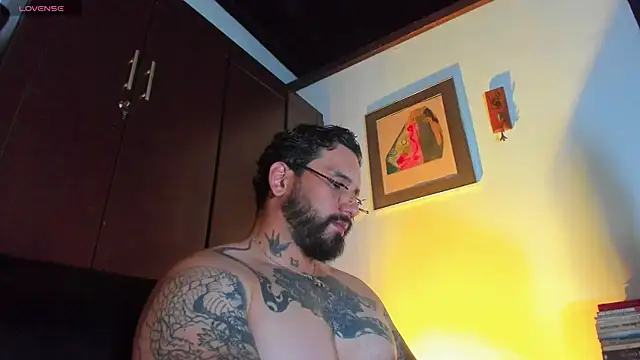 Show modela CamiloGray_ na web-kameri