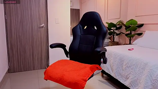 OLIVIA_GARCIA__: απευθείας συνομιλία ΧΧΧ