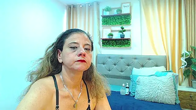 Chat +18 de sasi_luna ao vivo