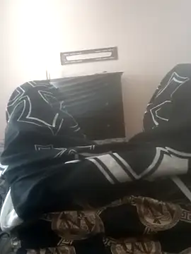 Pokazy przed kamerką – Scottybless