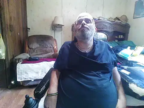 hearseguy77 Adlı Modelin Canlı XXX Sohbeti