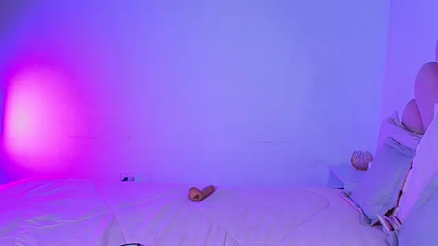 MiaColucci18 Chat XXX in diretta