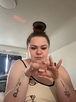 mommyxxmilkerxx Show in webcam