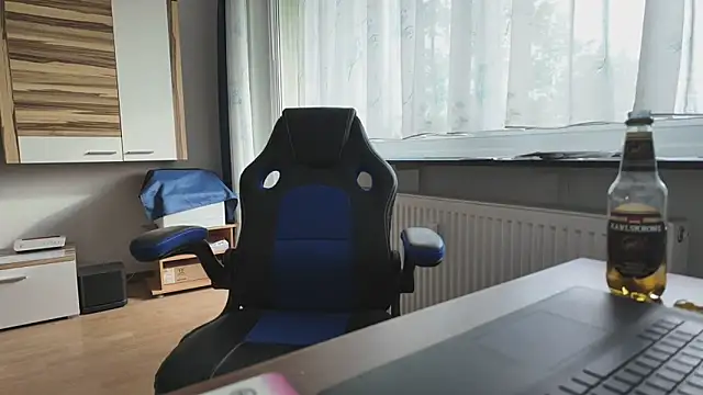 dudefemboy Show in webcam