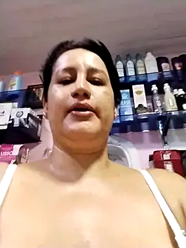 keilymadam: διαδικτυακό σόου στην κάμερα