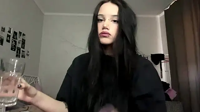 LouisePavlidesn Webbikameraesitys