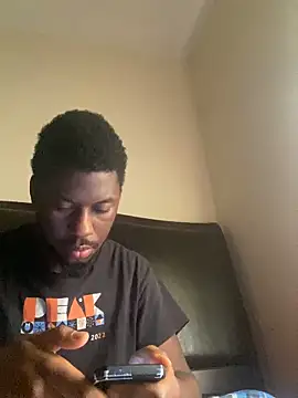 ThickDic28 élő XXX-chatje