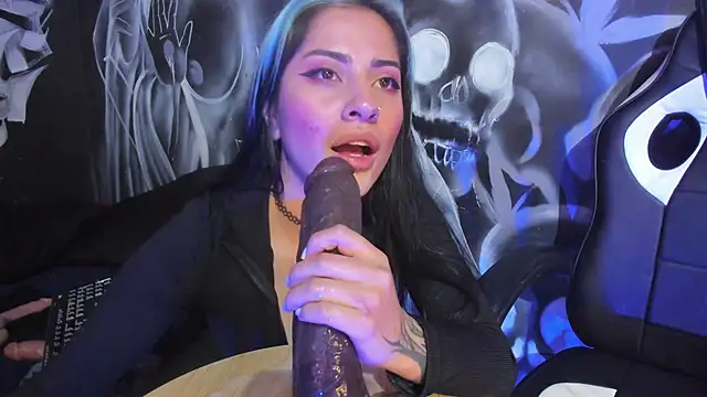 Cherry_jenklins87 Adlı Modelin Canlı XXX Sohbeti