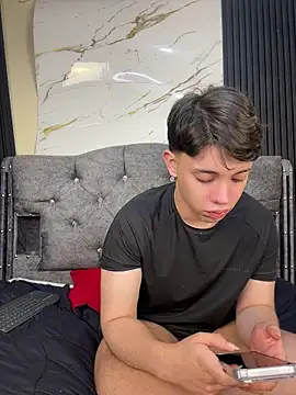 Noah-ledom Webcam-Show