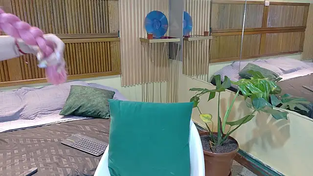 Eli666uwu's Live XXX Chat