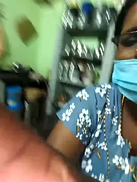 แชท XXX สดของ Tamilselviroja-