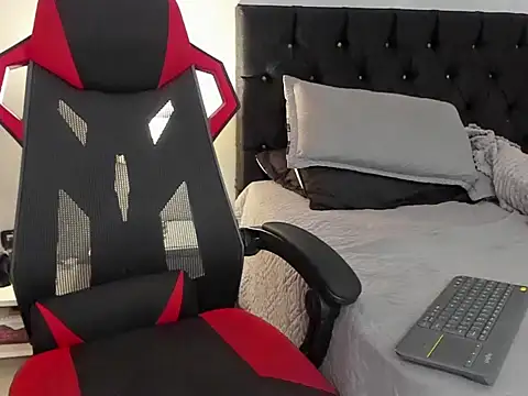 Онлайн чат XXX tyler_hank01