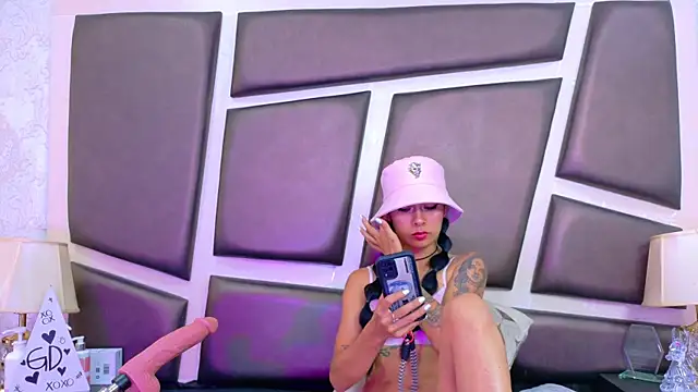 Chatroom XXX en direct de NicoleEsposito