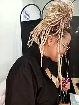 _Zoe_777 即時 XXX 聊天