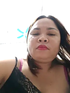 Chat XXX en directo de Sweetlorie_83