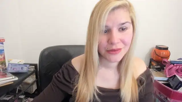 new_but_cute's Live XXX Chat