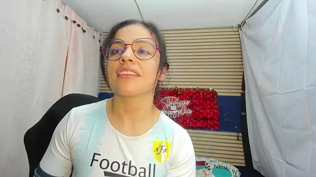 rosse_2504 Adlı Modelin Canlı XXX Sohbeti