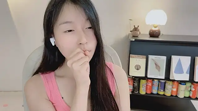 Onechestnut's Live XXX Chat