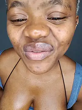 CertifiedhottieXOXO 网络视讯表演