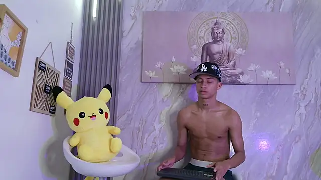 Show modela GOLD_BOYS na web-kameri