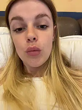 Chat XXX en directo de HarrietDart