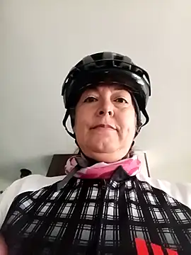 emma_tour's Webcam Show