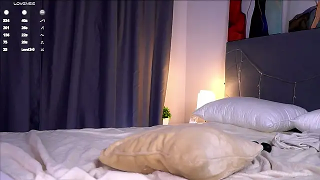 NelleMihalko élő XXX-chatje