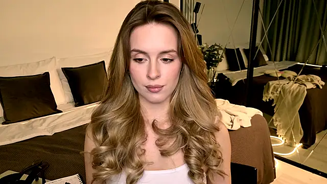 Chat +18 de RozzitaBedberry ao vivo