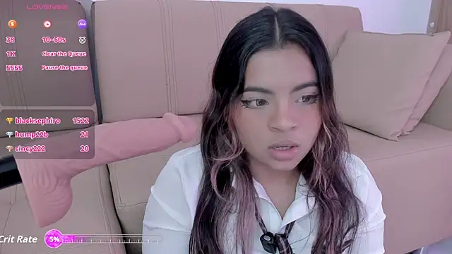 valy_shyness élő XXX-chatje