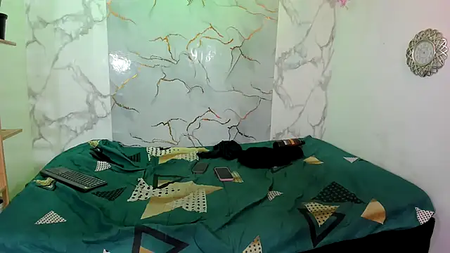 Nahomi_hot_77 webkamerás műsora