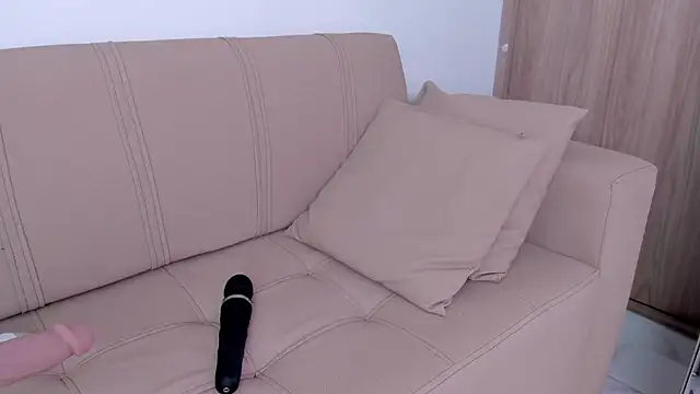 Czat XXX na żywo – valy_shyness