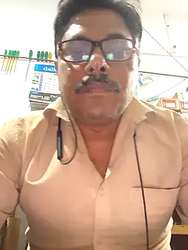 Srmotrs Adlı Modelin Canlı XXX Sohbeti