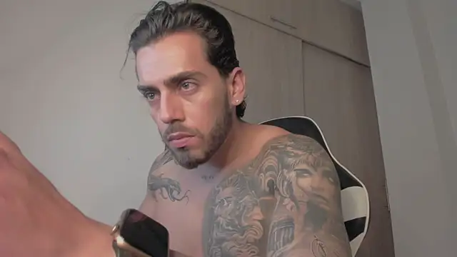 Axel__Blaze: онлайн-секс-чат