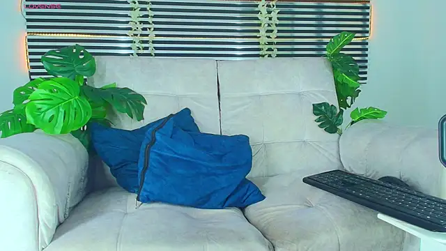 ThiiagoSaeenz Chat XXX in diretta