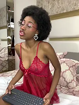 Chat XXX en directo de Julyshygirl