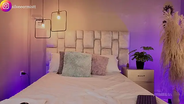 Pertunjukan Kamera Web Silvermistt